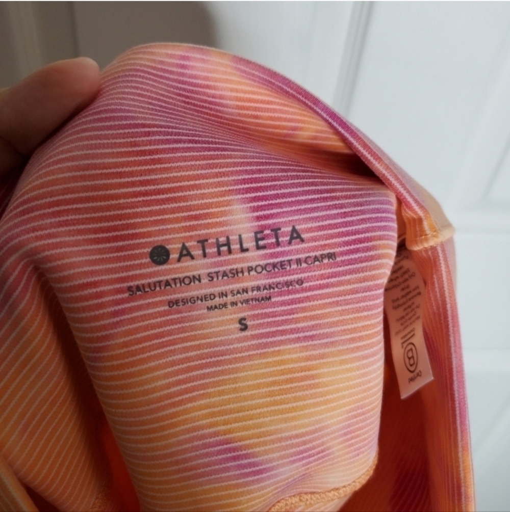 Athleta Salutation Pink Stripe Tie Dye High Rise Stash Pocket Capri Leggings - Picture 10 of 11